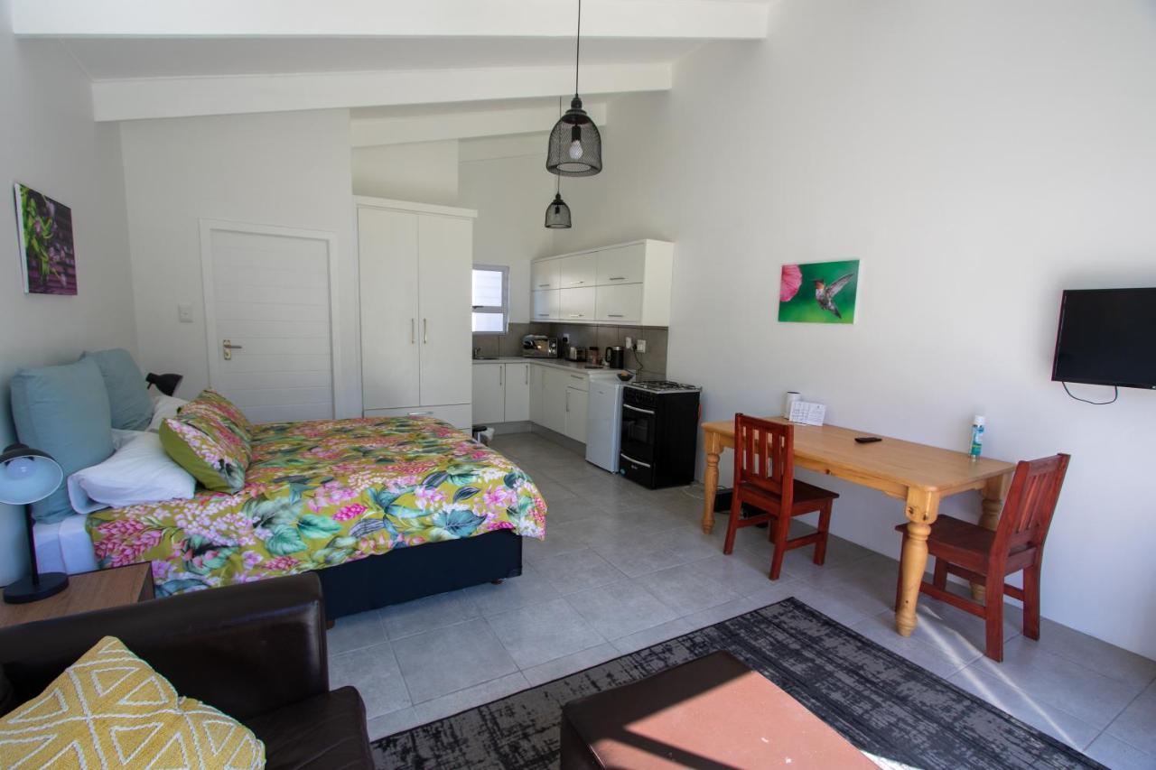 Pine Park Garden Cottages โจฮันเนสเบิร์ก ภายนอก รูปภาพ